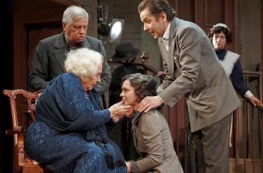 Деревья умирают стоя, фото